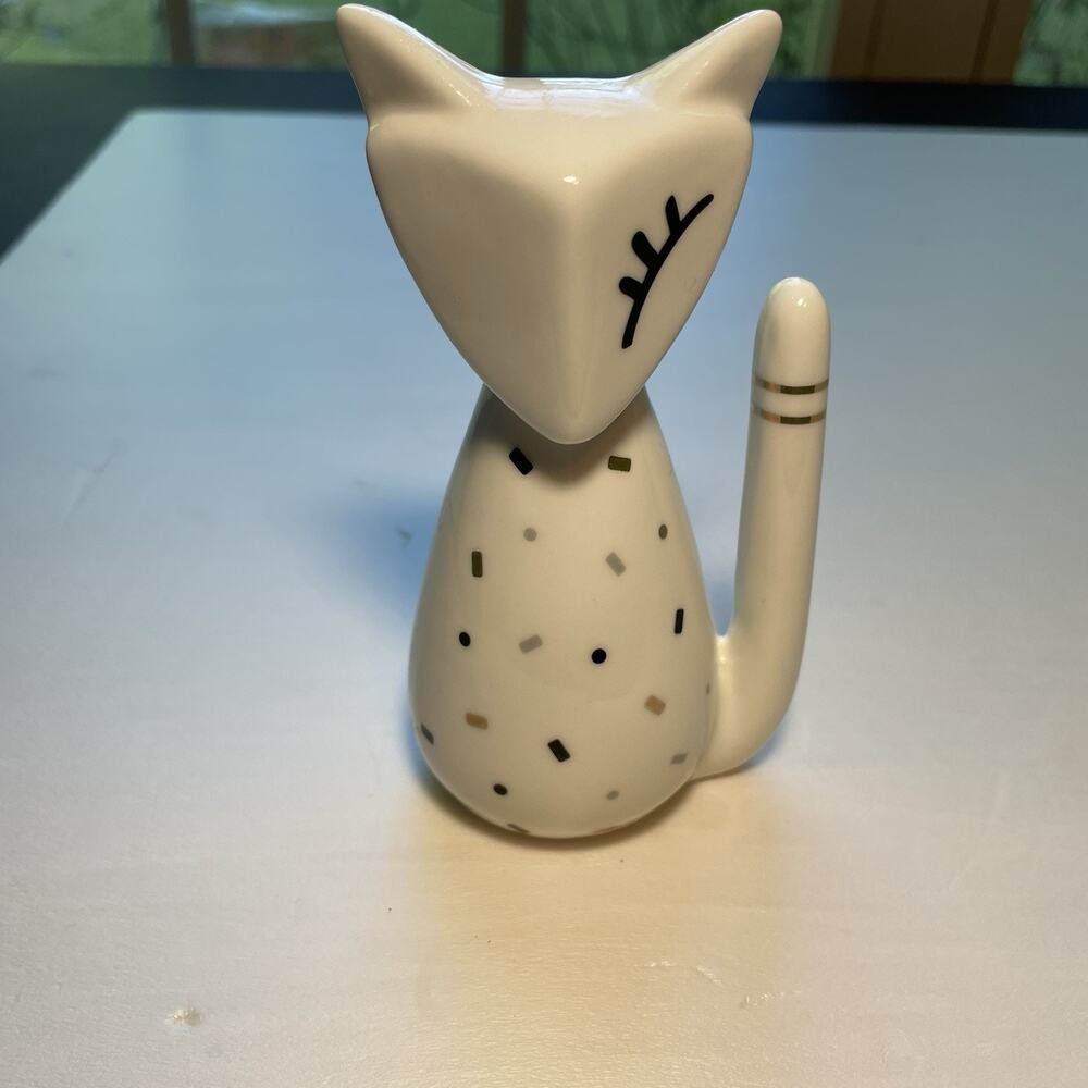 Winking White Fox Cat Ring Holder Figurine with Gold & Black Confetti
